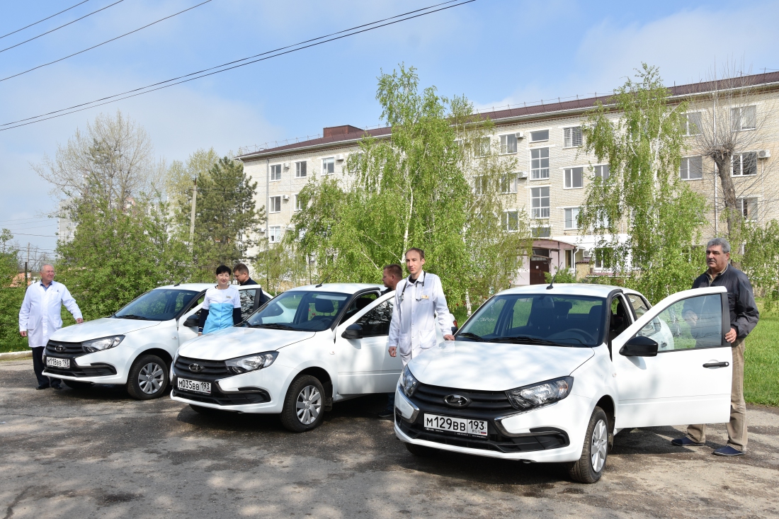 Автопарк Славянской районной больницы пополнился тремя новыми автомобилями