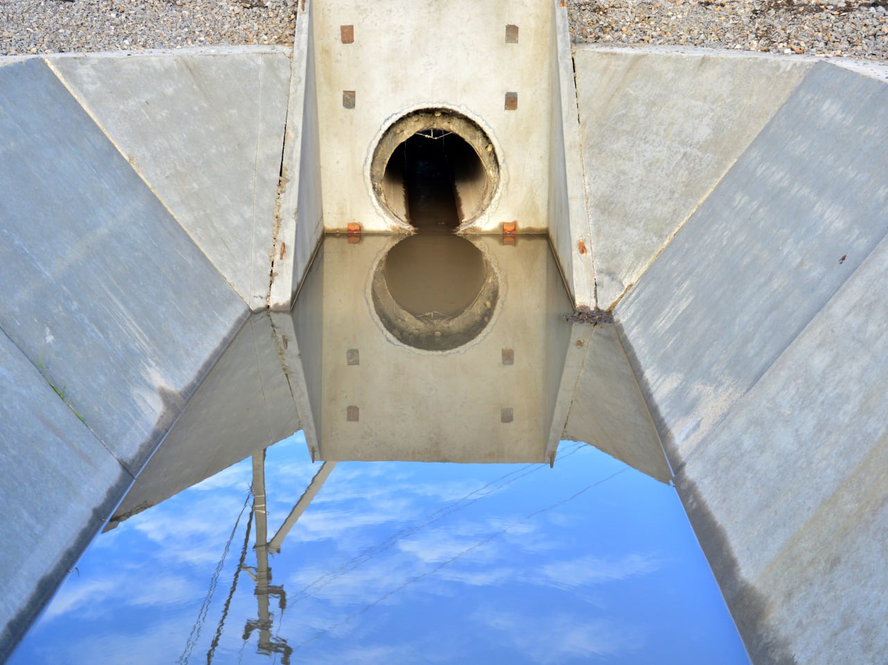 Выполнены работы по увеличению пропускной способности ливневой системы города