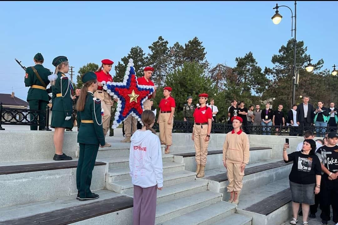 В г.Славянске-на-Кубани прошла патриотическая акция «Рассвет»