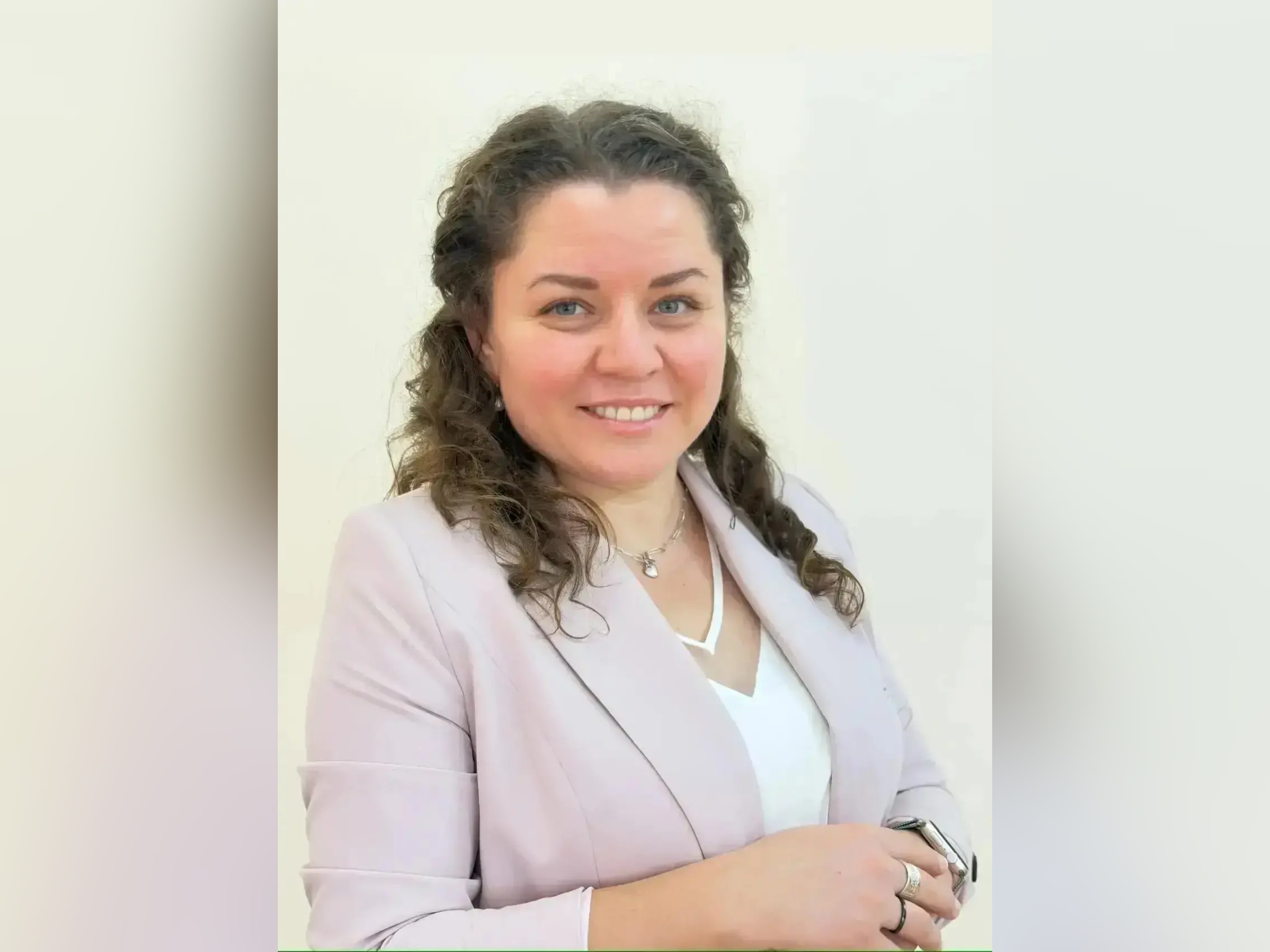 Вениамин Кондратьев поздравил победительницу конкурса «Воспитатель года Кубани» Наталью Милову