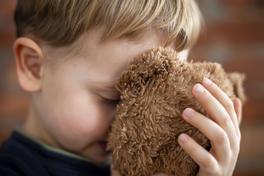 Безопасность детей, когда они одни дома