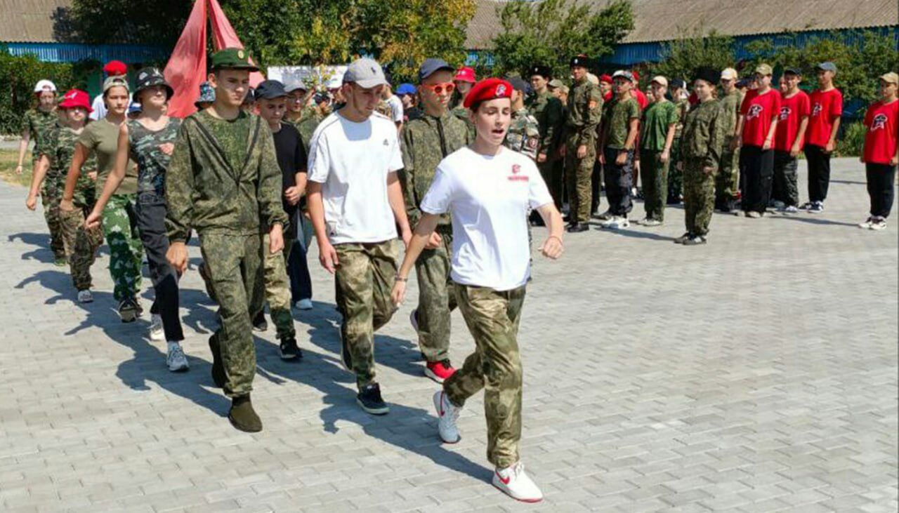 В "Ровеснике" стартовала военно-патриотическая смена "Юные патриоты России"