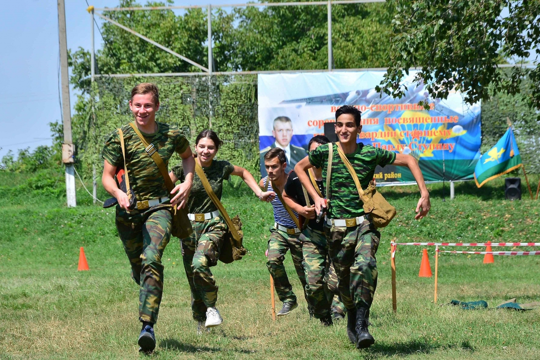 Памяти павших будем достойны!