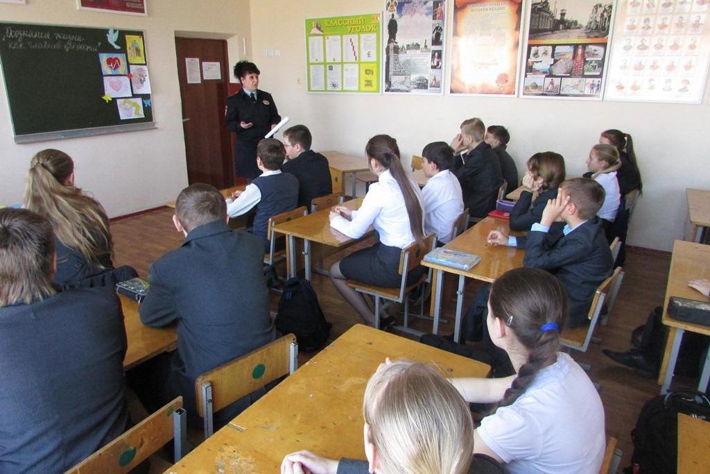 В Славянске-на-Кубани сотрудники полиции провели правовое консультирование несовершеннолетних