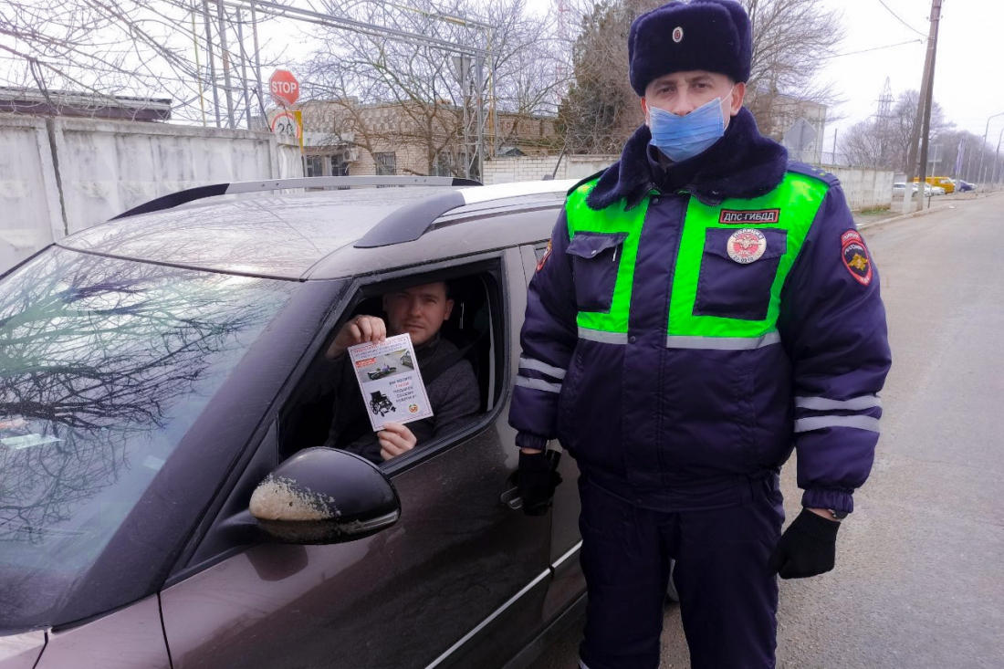 Сотрудники полиции Славянского района проводят профилактические мероприятия с жителями