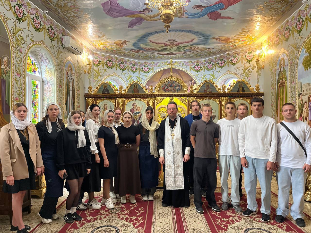 Студенты Славянского сельскохозяйственного техникума посетили Свято-Успенский храм