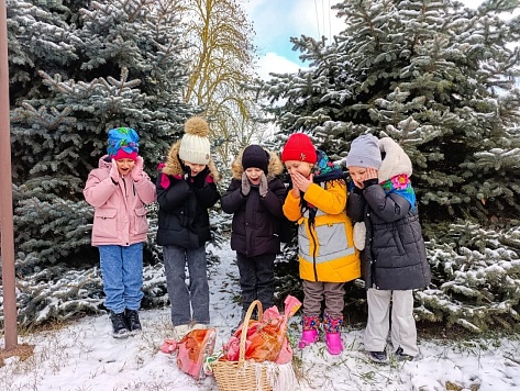 Воспитанники детского сада № 40 п. Забойского отправились колядовать!