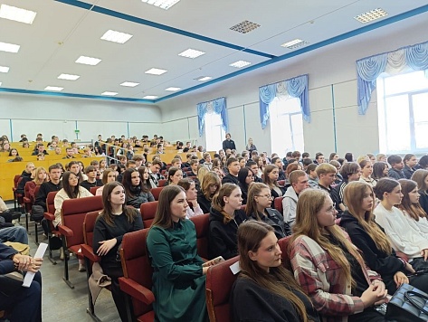 Студентам филиала КубГУ в г. Славянске-на-Кубани рассказали об ответственности за наркотики и кражи