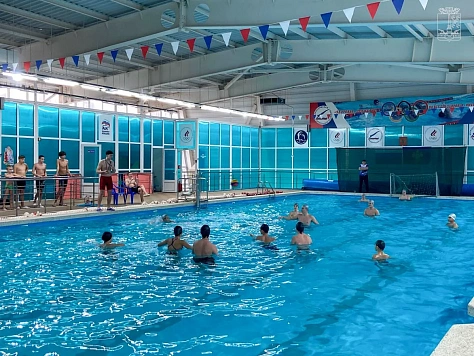 В бассейне «Дельфин» прошёл зимний турнир по водному поло