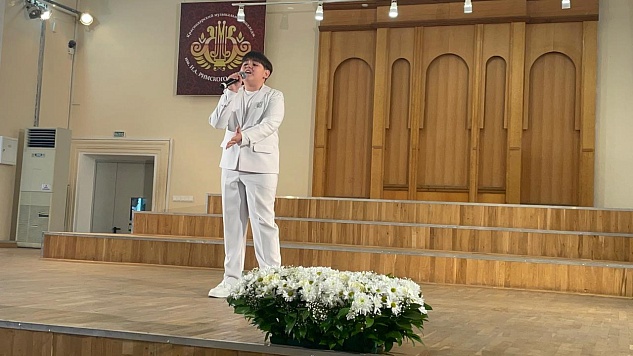 Победа Ивана Полонского в номинации "Патриотическая песня"