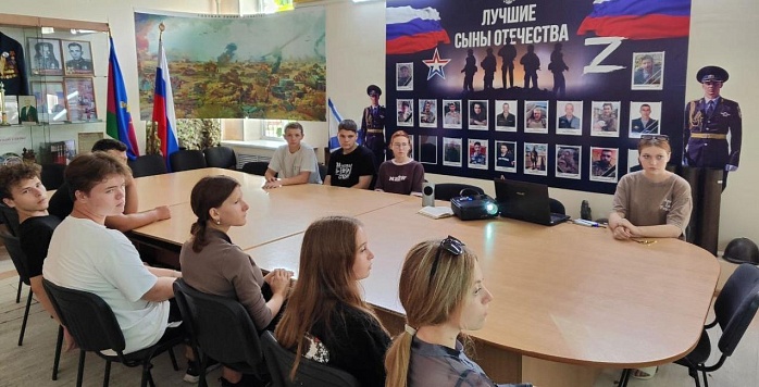 В Славянском сельскохозяйственном техникуме прошел видео-лекторий о самом тяжелом бронетанковом сражении Великой Отечественной