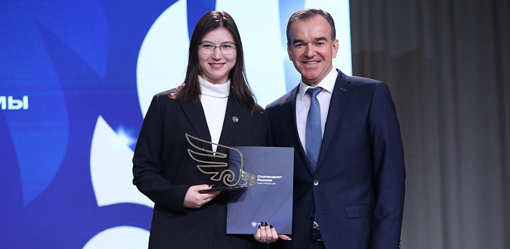 Владимир Устинов и Вениамин Кондратьев наградили лауреатов новых стипендиальных программ Президента и Правительства России