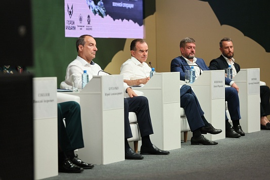 Вениамин Кондратьев встретился с финалистами проекта «Герои Кубани»